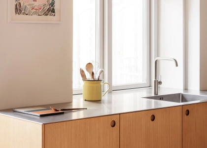 Comment associer façades et plan de travail pour une cuisine harmonieuse ?