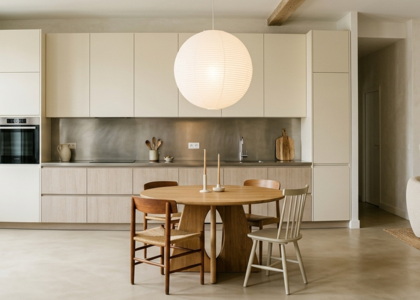 Cuisine linéaire : le guide complet 2026 (dimensions, zones, façades)
