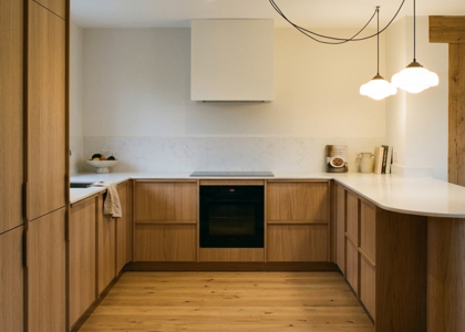Cuisine en U : le guide complet 2026 (dimensions, angles, façades)